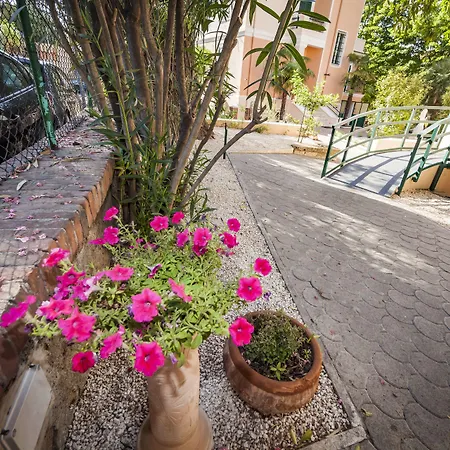 Апарт-отель Aurora 2*